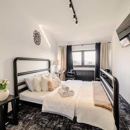 Golden Lion House Bed&Breakfast Rumia Extérieur photo