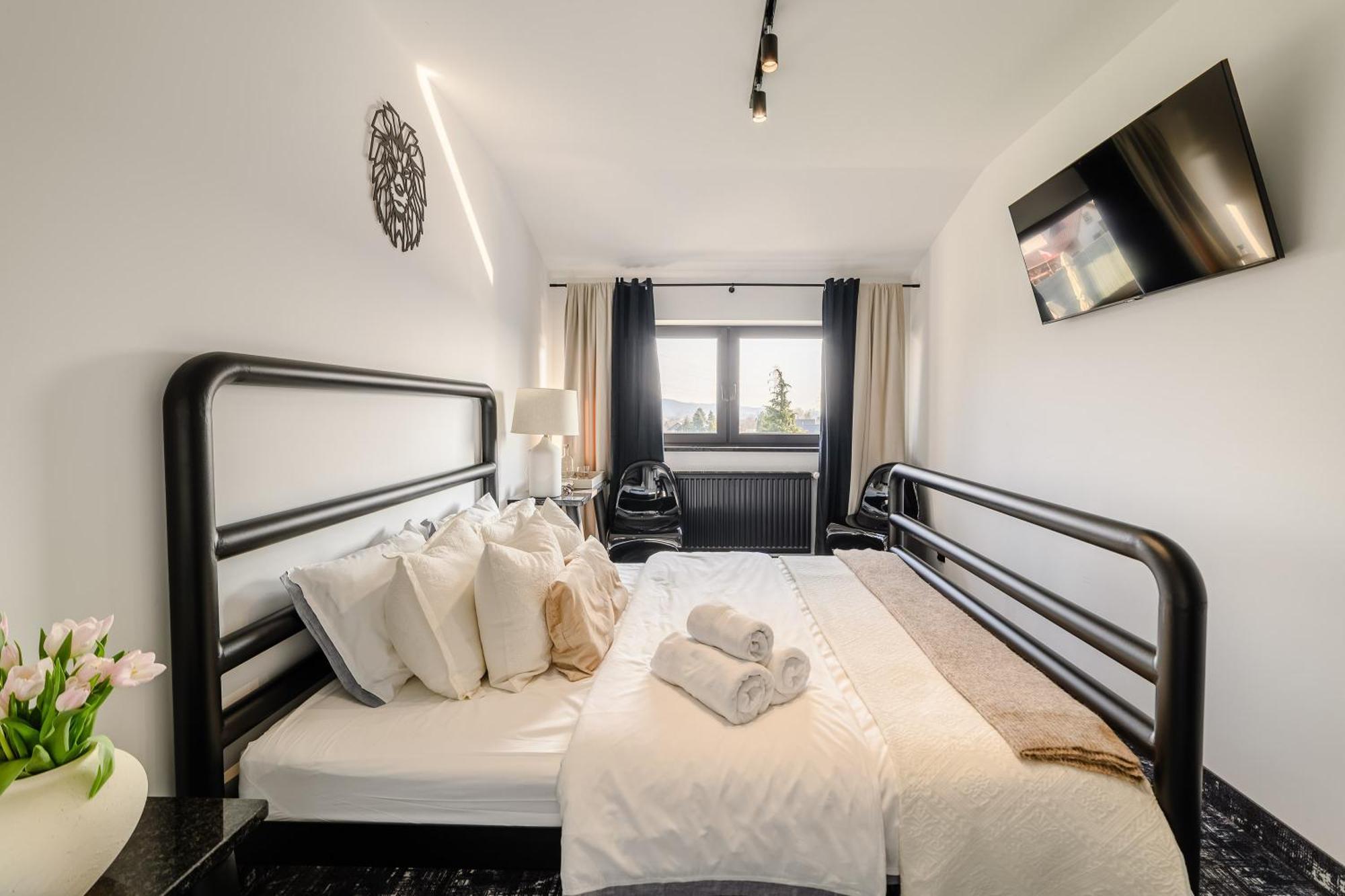 Golden Lion House Bed&Breakfast Rumia Extérieur photo