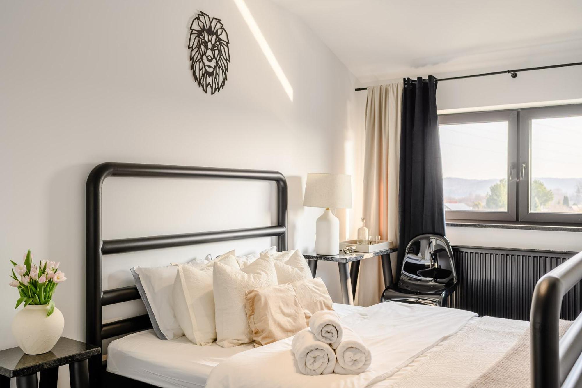 Golden Lion House Bed&Breakfast Rumia Extérieur photo