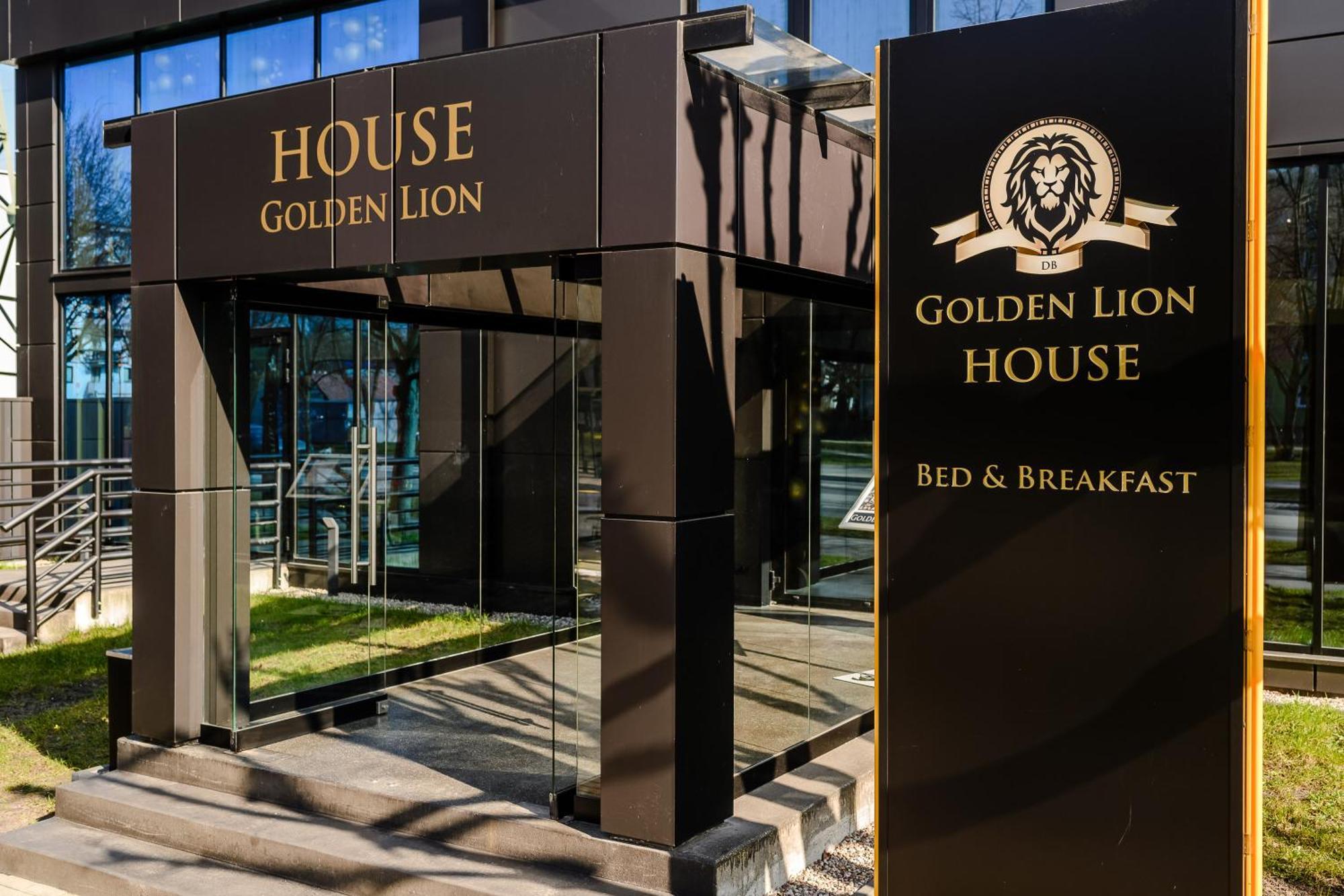 Golden Lion House Bed&Breakfast Rumia Extérieur photo